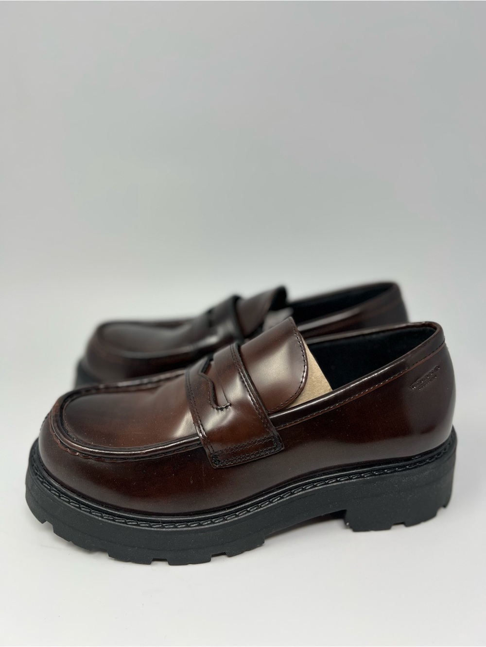 Vagabond Cosmo Dark Brandy Loafers
Size 8 - Picture 4 of 11